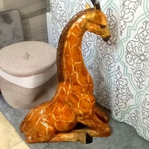 Giraffe Statue